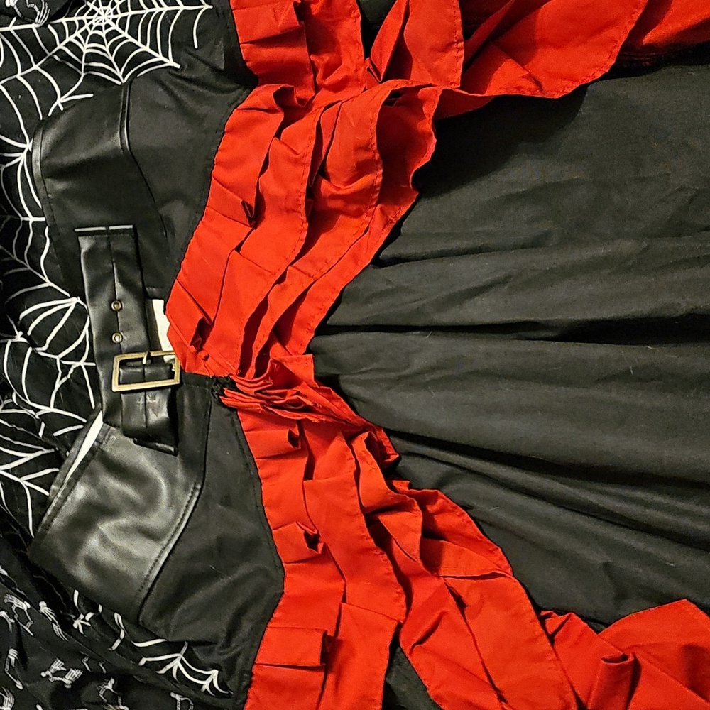 Dracula Clothing Vex Skirt, M/L - Picture 2 of 3
